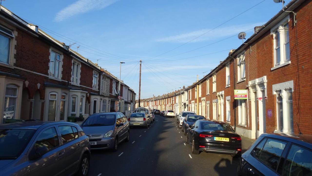 Radanks House - Fratton Apartamento Portsmouth Exterior foto